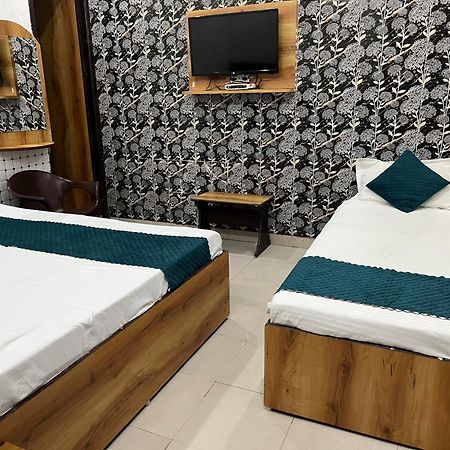 Sharma'S Bnb Amritsar Bagian luar foto