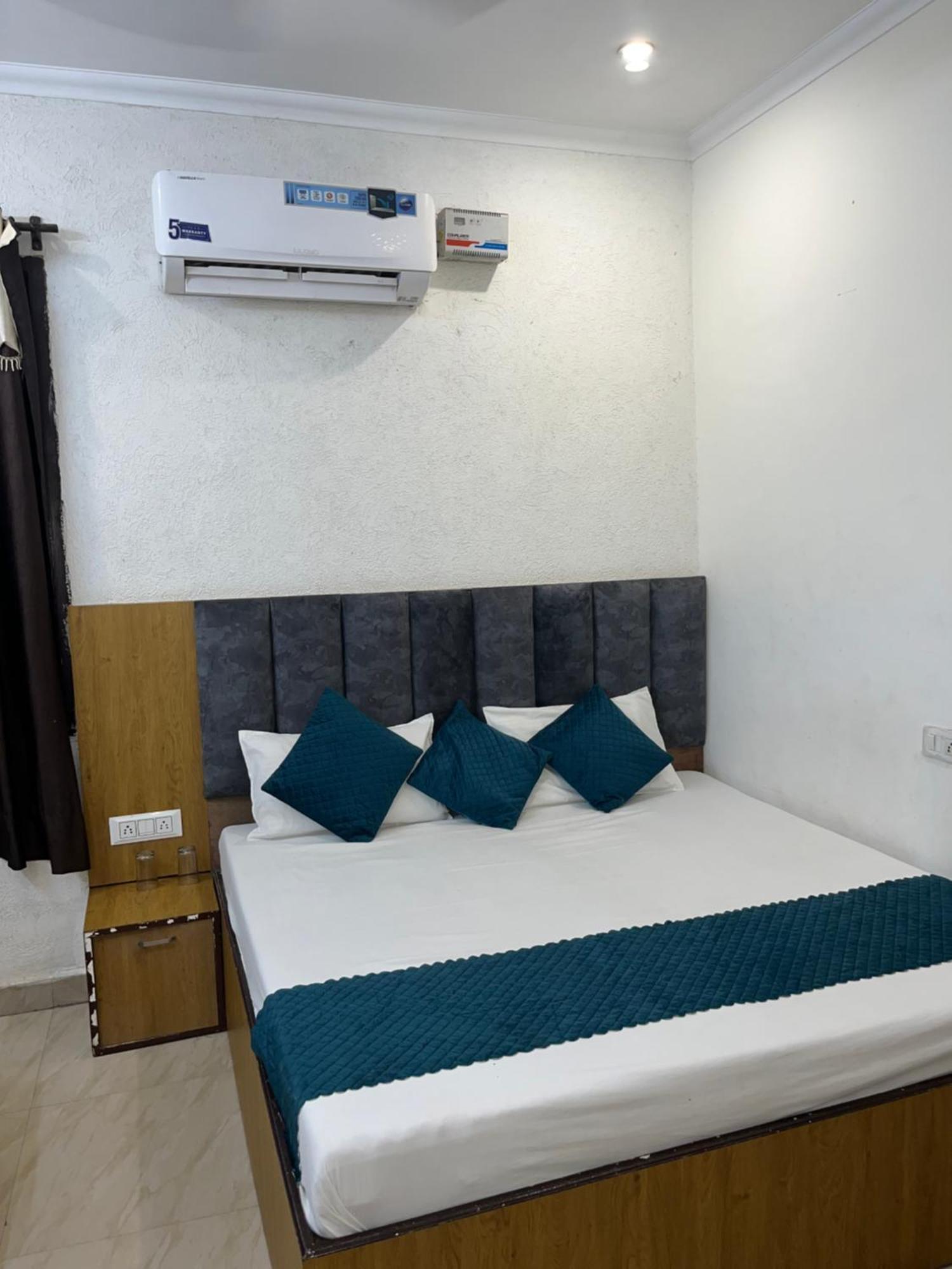 Sharma'S Bnb Amritsar Bagian luar foto